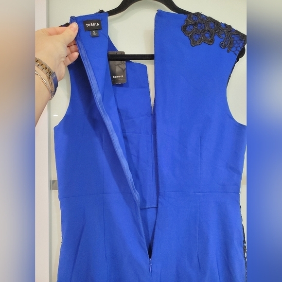 Torrid Royal Blue and Black lace bodycon dress - Picture 11 of 12